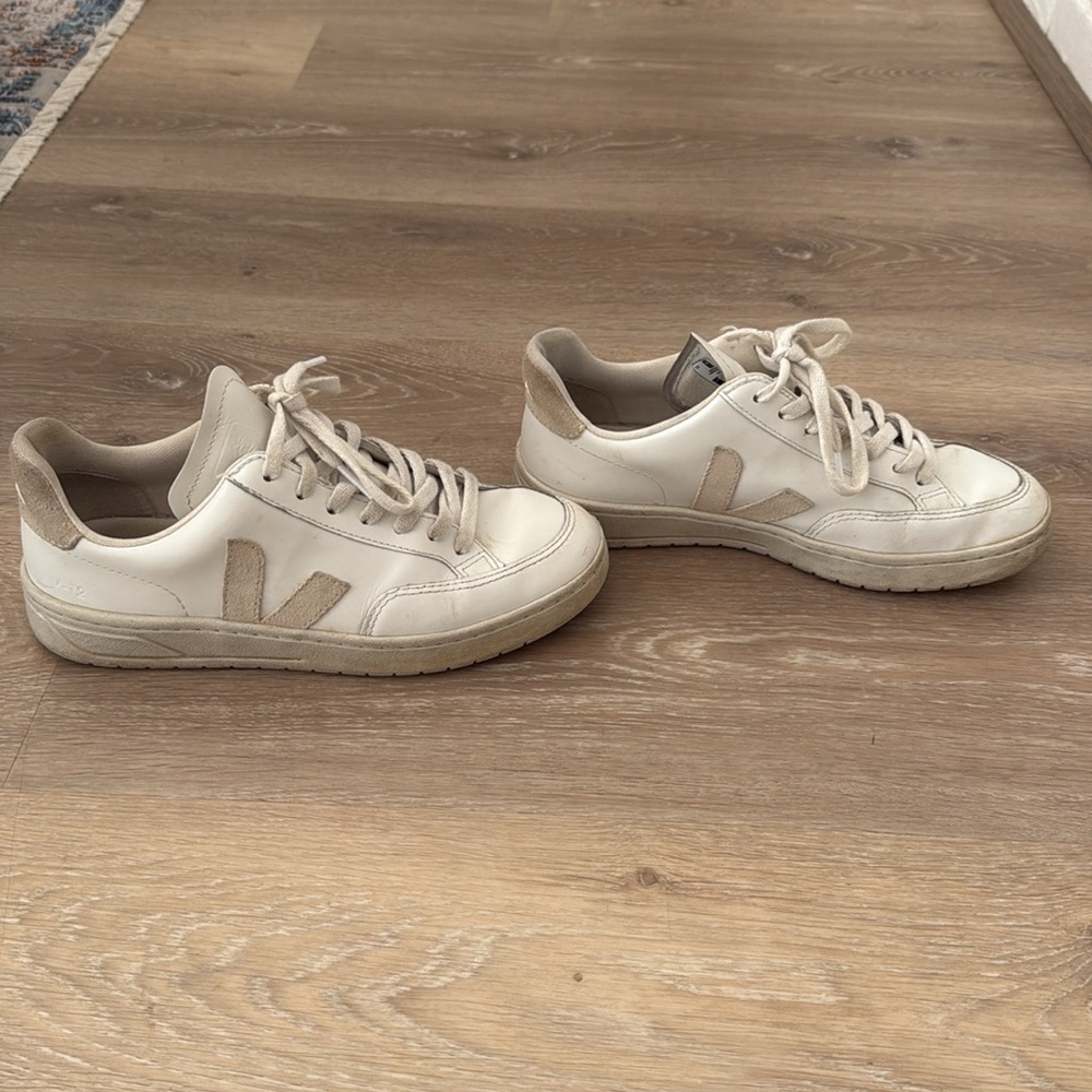 Veja V-12 Leather White Sable Shoe